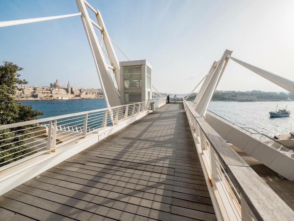 Appartamento Seaside Oasis Your Own Private Getaway In St Julians San Giuliano